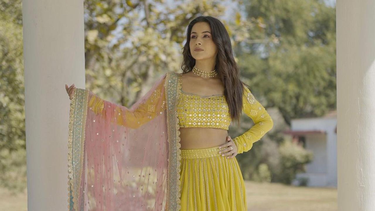 Shehnaaz Gill looks breathtaking as she performs on ‘Maula Mere Maula’